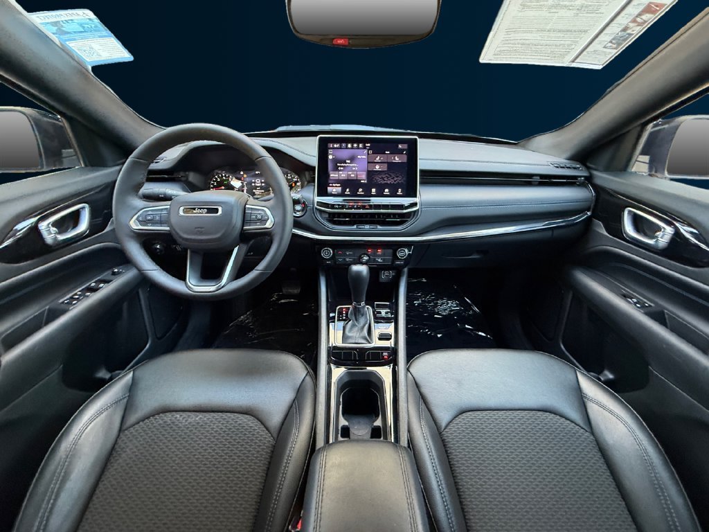 Used 2026 White Jeep Latitude image 12