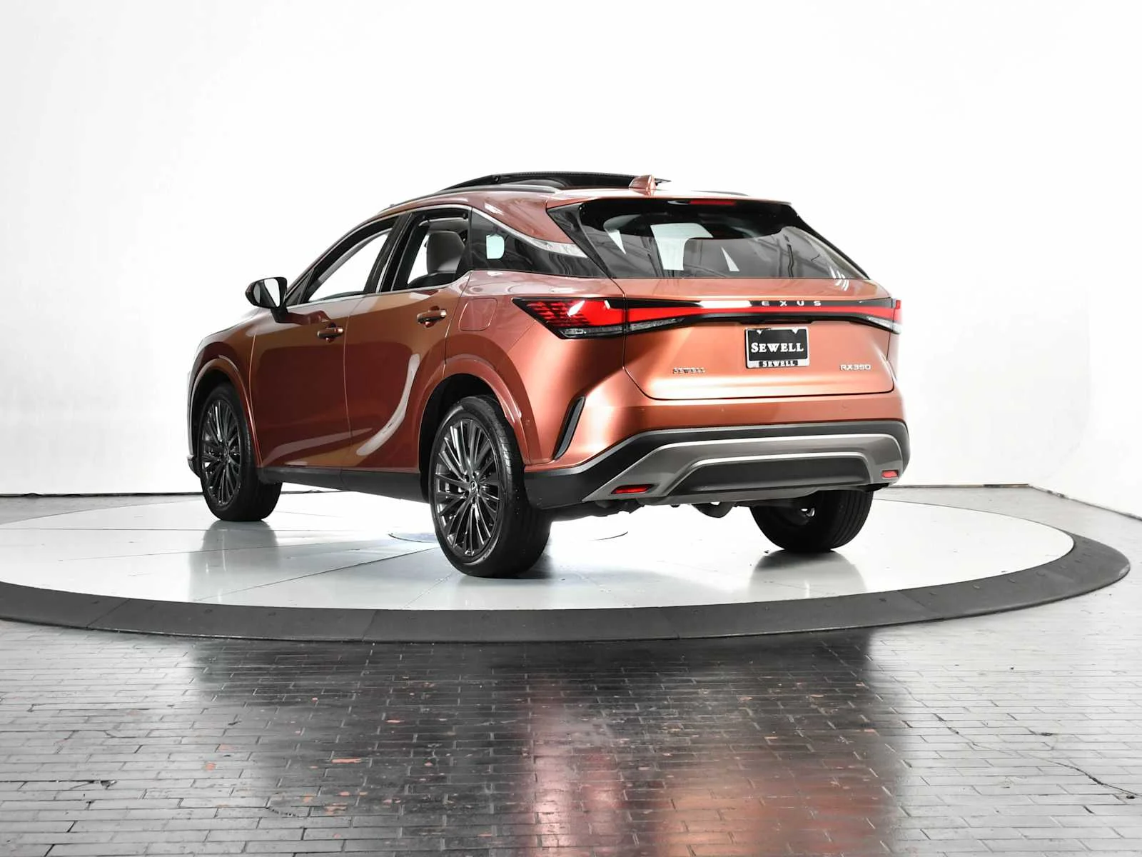 Used 2023 Copper Crest Lexus Luxury image 4