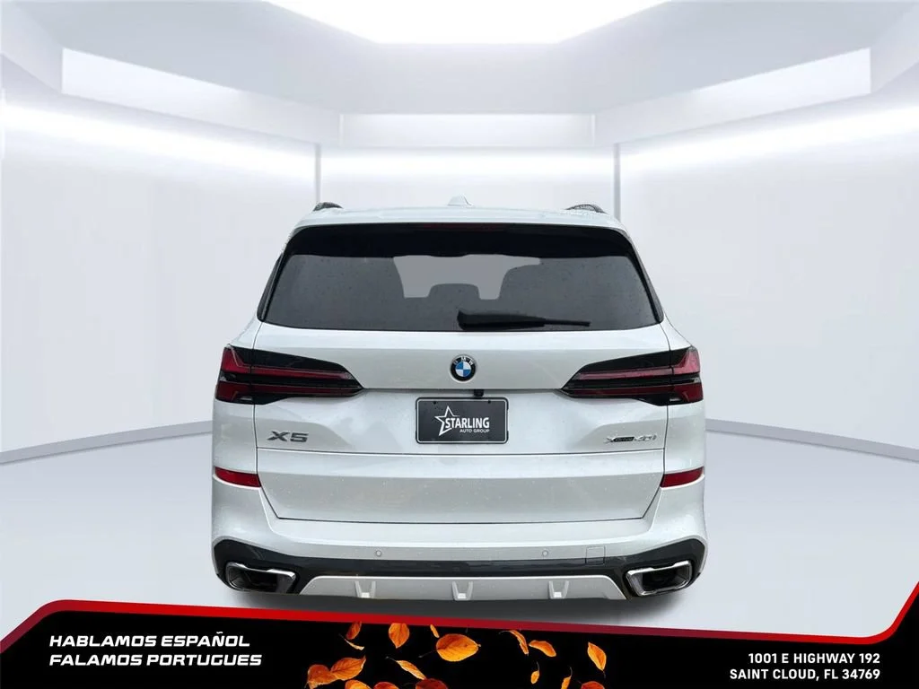 Used 2024  BMW xDrive40i image 5