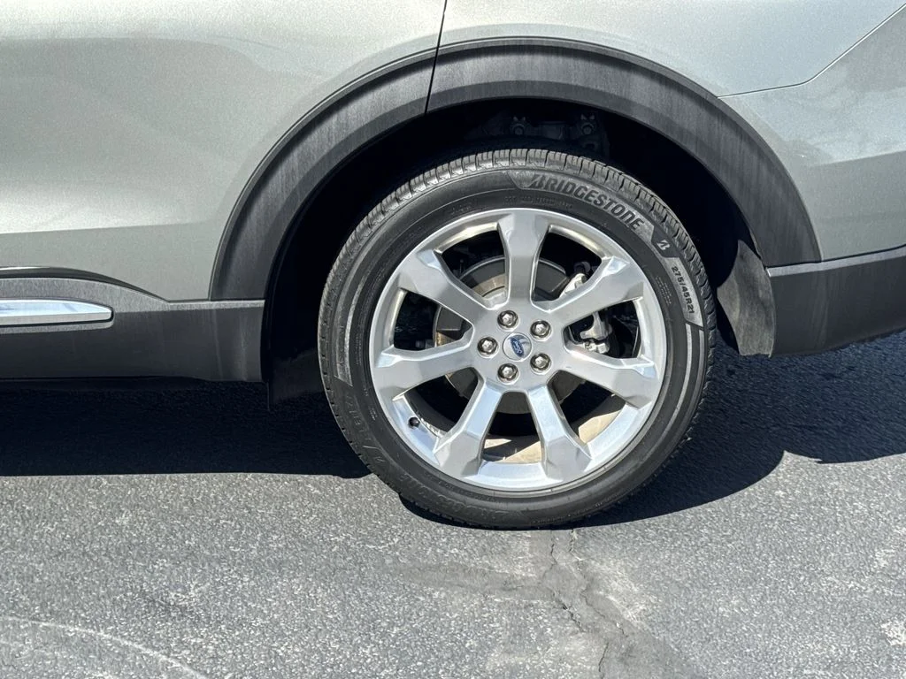 Used 2020 Green Ford Platinum image 34