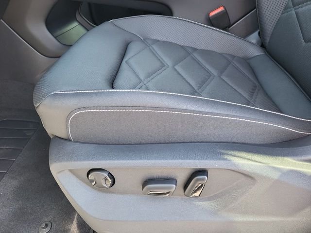 New 2026 Silver Volkswagen SE w/Technology image 12