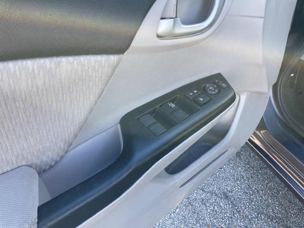 Used 2015 Gray Honda LX image 11
