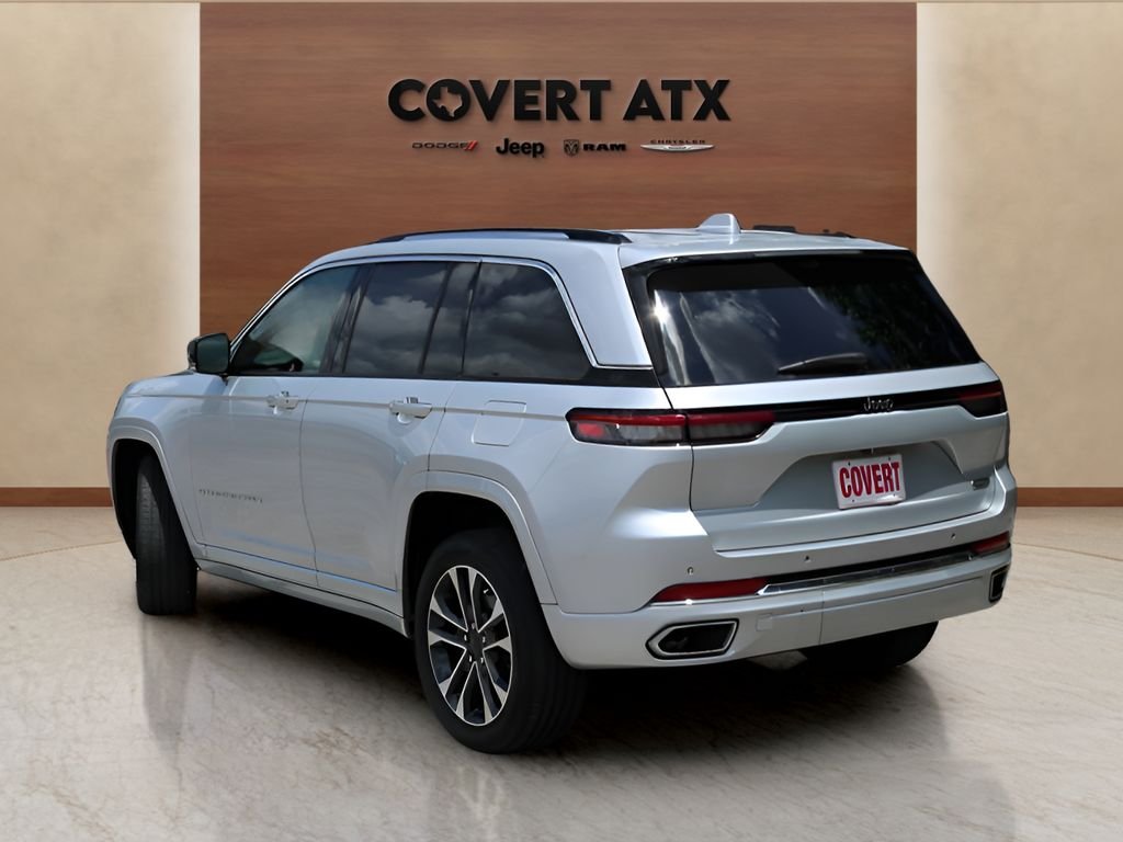 Used 2022 Silver Jeep Overland image 3