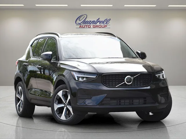 2026 Volvo XC40 B5 Core