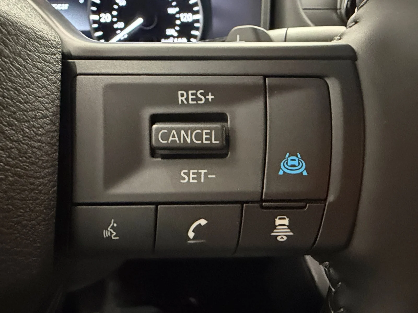 New 2026 Everest White Pearl Tricoat Nissan Dark Armor image 32