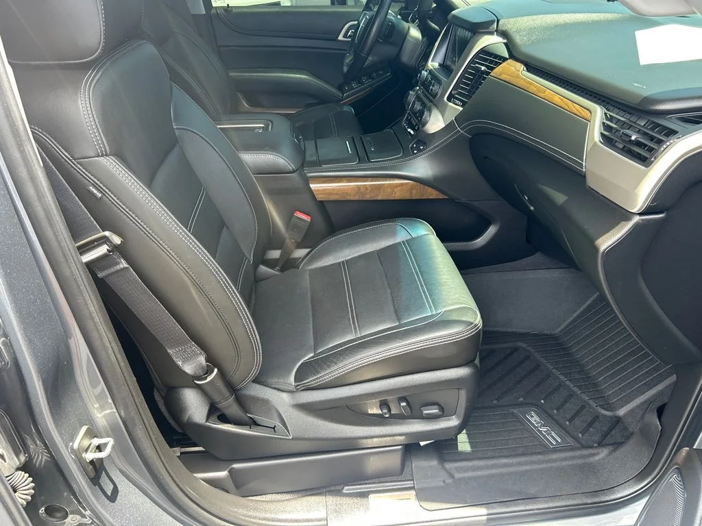 Used 2019 Gray GMC Denali image 13