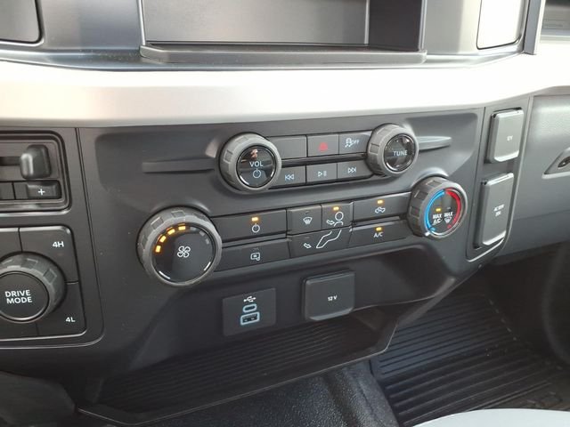 2026 Ford F-350 Super Duty Chassis Cab XL - Photo 30