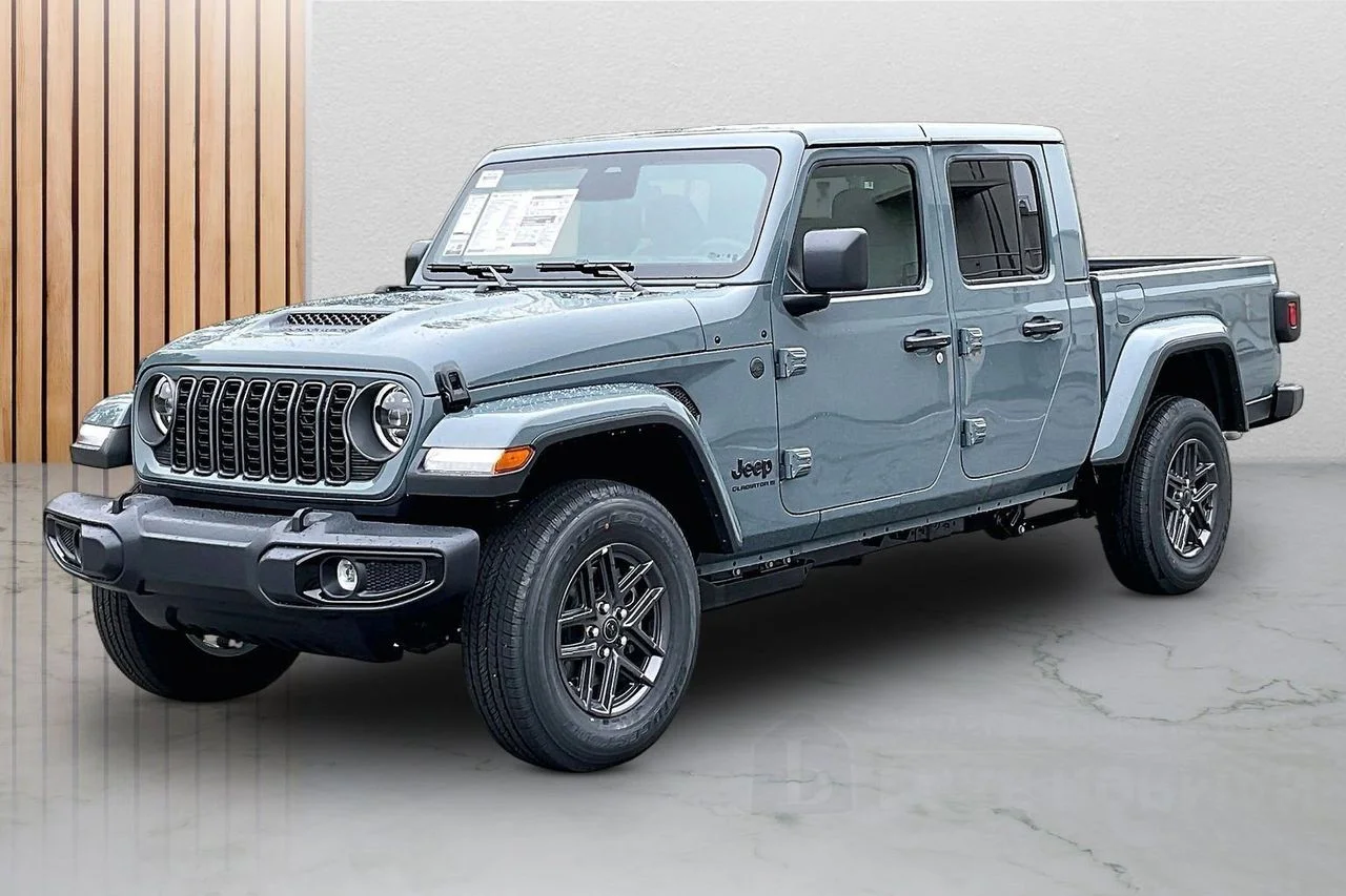New 2026 Anvil Clear-Coat Exterior Paint Jeep Sport S image 4