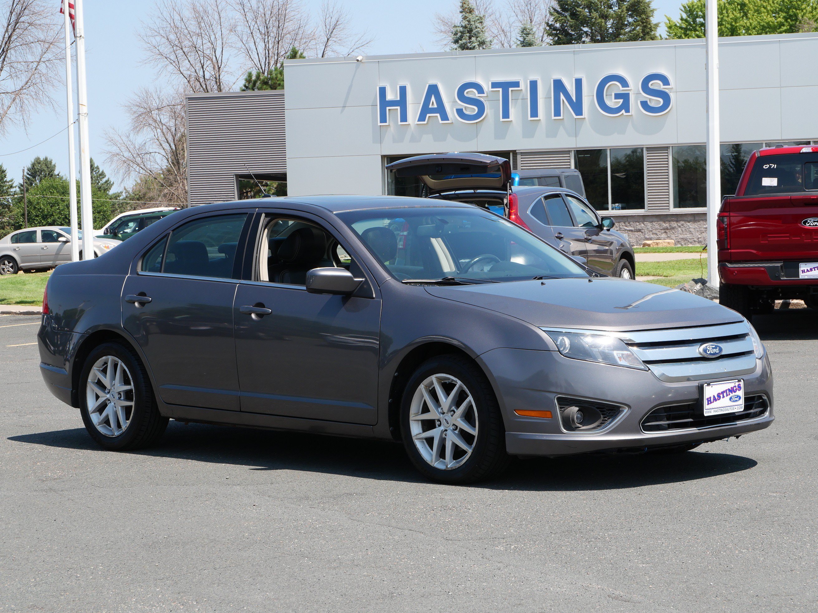Used 2010 Gray Ford SEL image 7