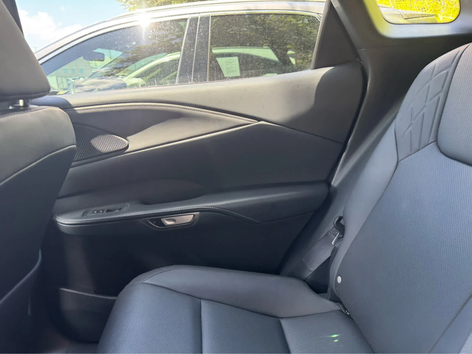 Used 2025 Nori Green Pearl Lexus Premium image 19
