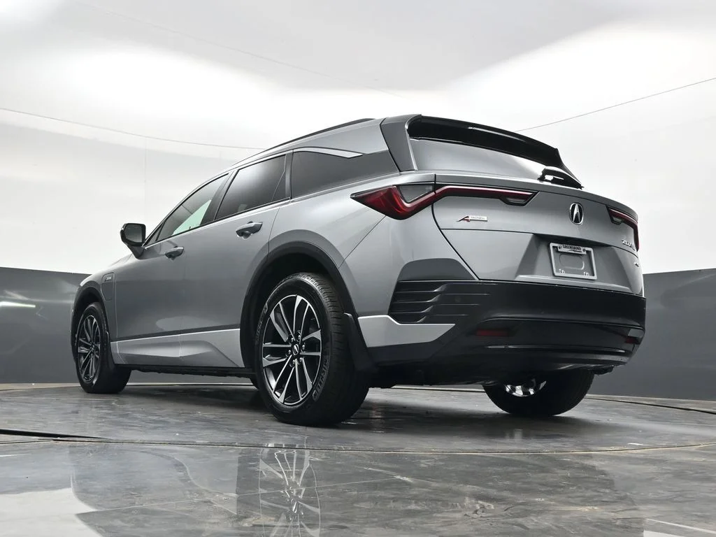 Used 2024 Mercury Silver Metallic Acura Base image 37