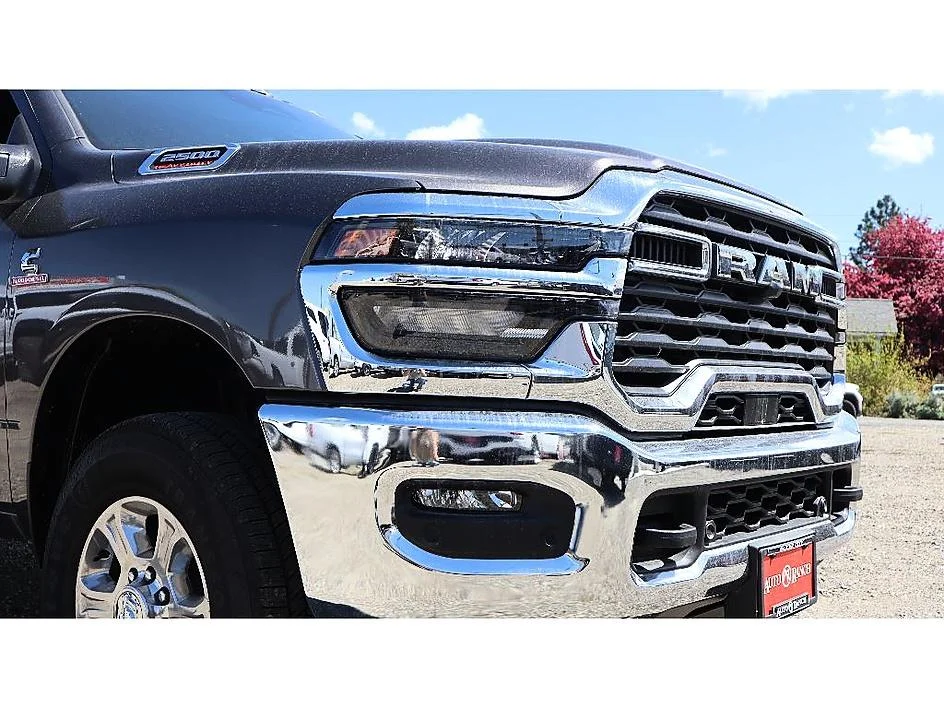 New 2025 Granite Crystal Metallic Clear-Coat Exterior Paint RAM Big Horn image 25