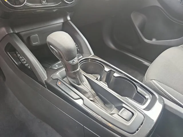 Used 2024 Summit White Chevrolet LT image 24