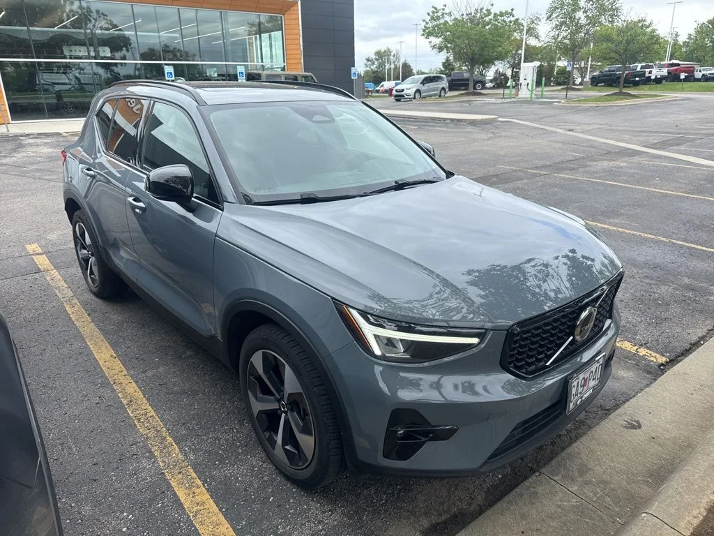 Used 2023 Volvo XC40 Plus with VIN YV4L12UW5P2008451 for sale in Kansas City