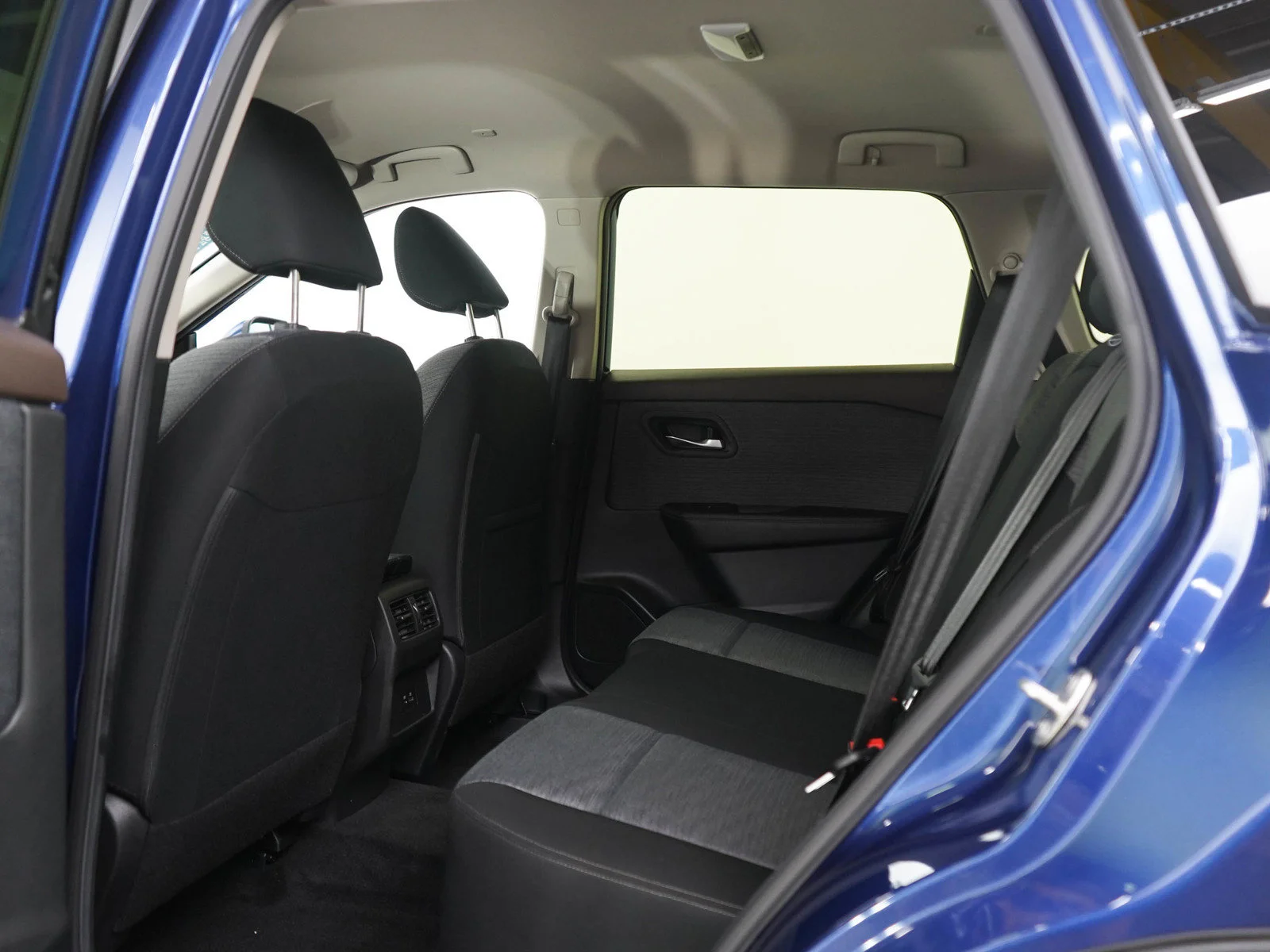 Used 2023 Caspian Blue Metallic Nissan SV image 17