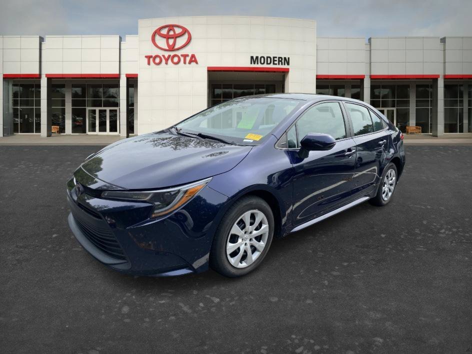 Used 2023 Blueprint Toyota LE image 12