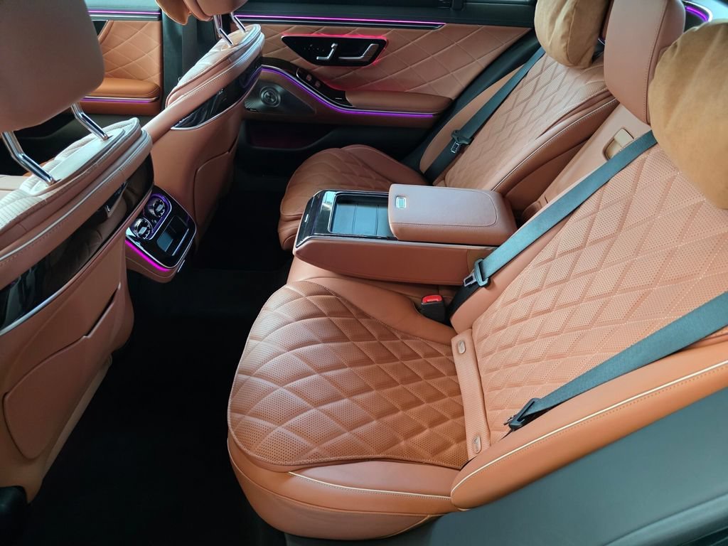 New 2027 Emerald Green Metallic Mercedes-Benz S 580 image 31