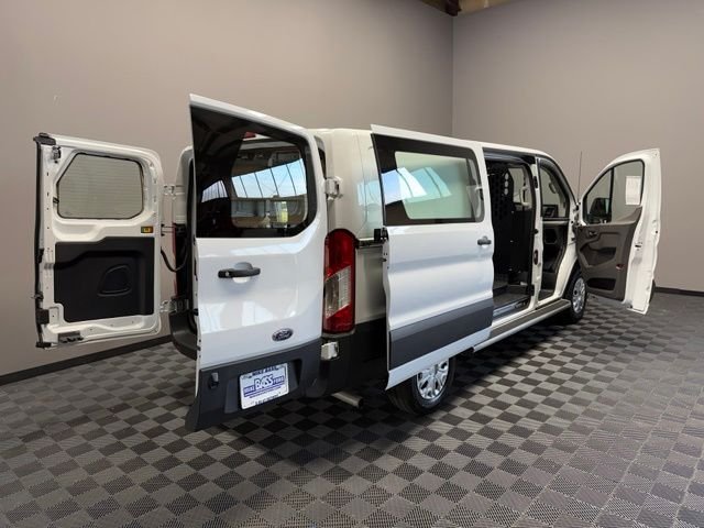 Used 2025 Oxford White Ford Base image 23