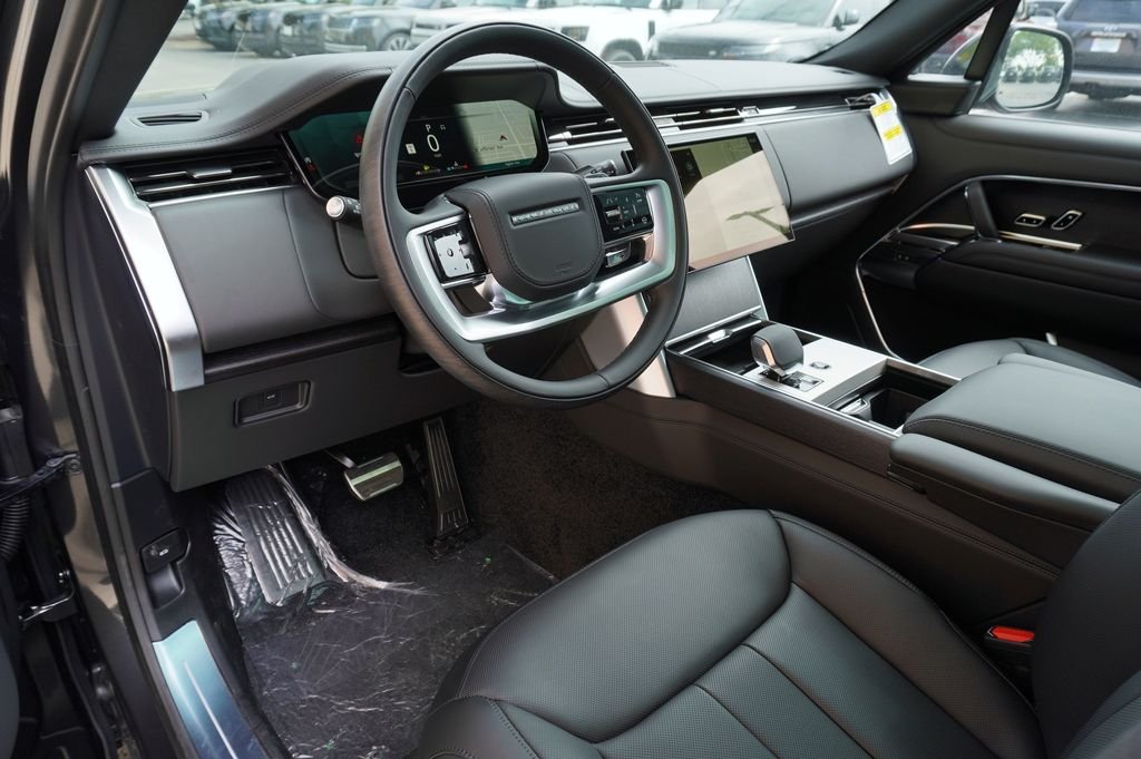 New 2026 Carpathian Grey Land Rover SE image 12