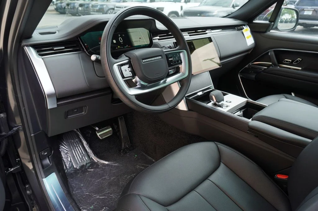 New 2026 Carpathian Grey Land Rover SE image 13