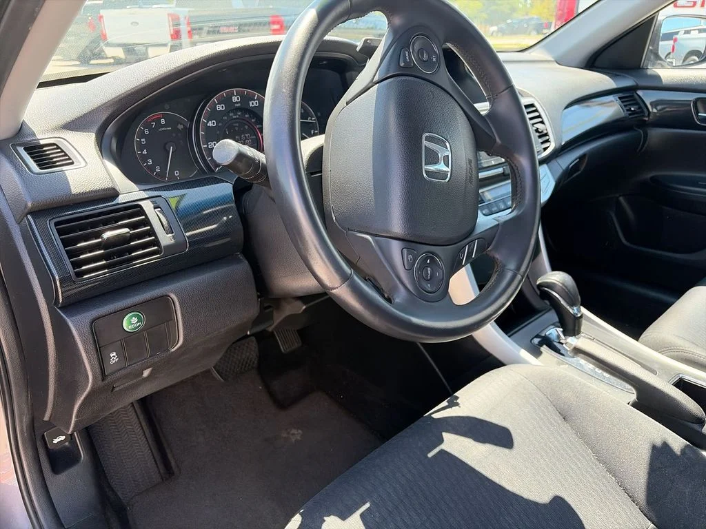 Used 2015  Honda Sport image 16