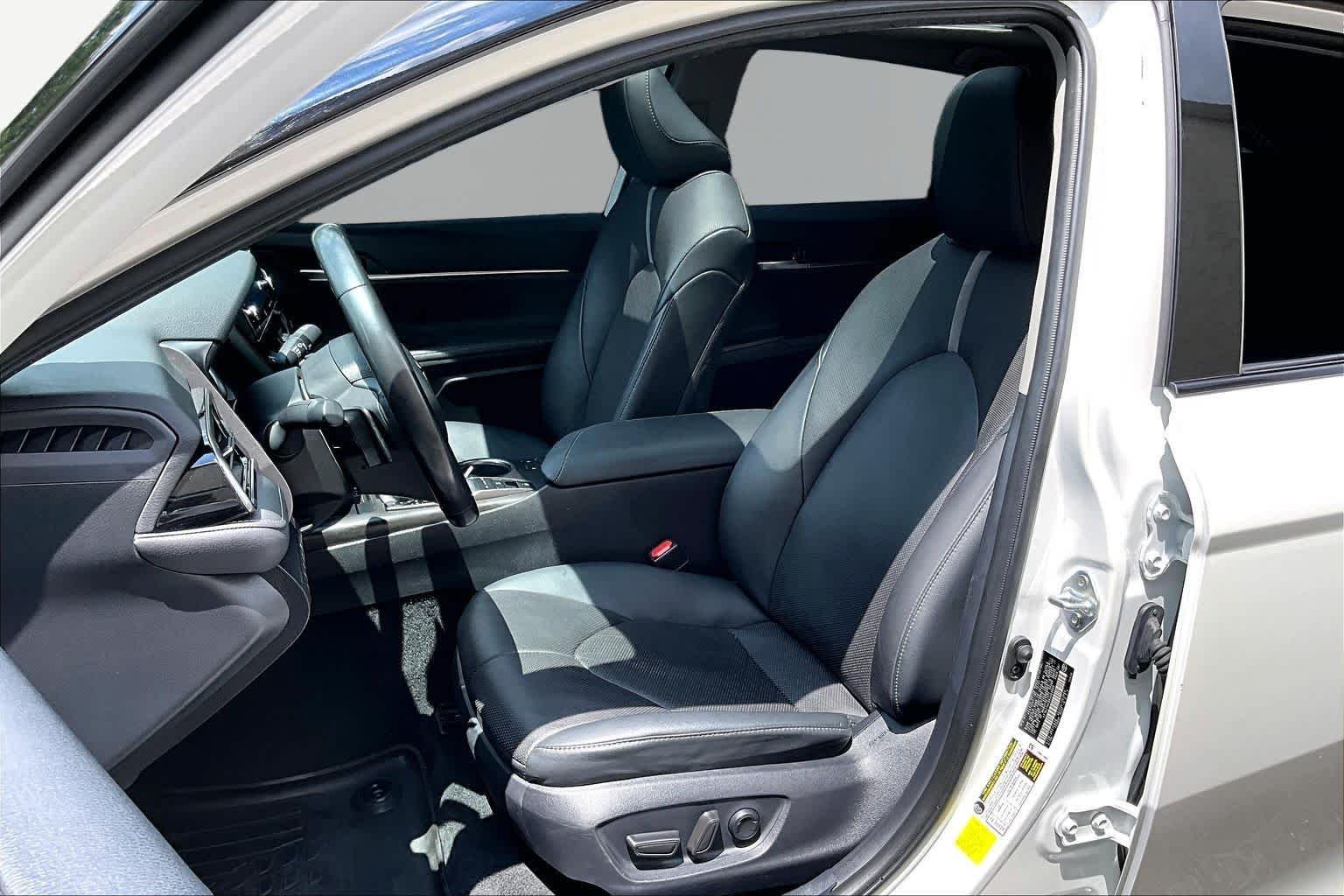 Used 2024 Wind Chill Pearl/Midnight Black Metallic Toyota XSE V6 image 8