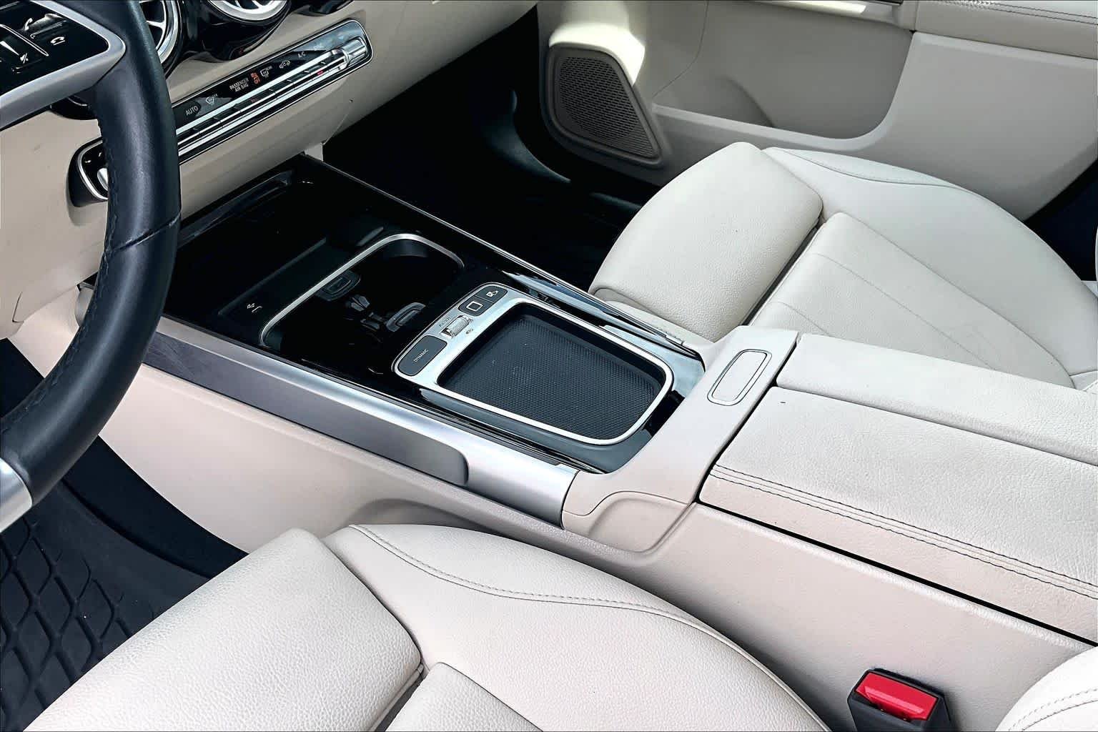 Used 2025 Polar White Mercedes-Benz GLB 250 image 17