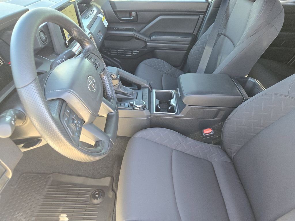 2026 Toyota Tacoma SR5 - Photo 11