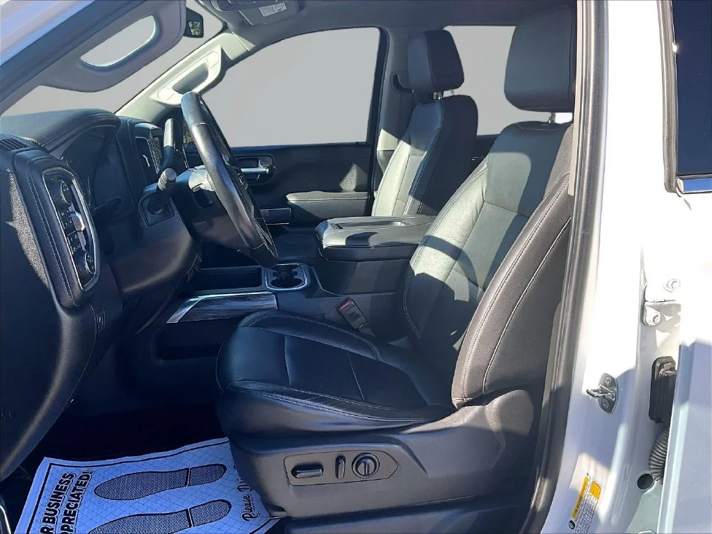 Used 2020 White Chevrolet LTZ image 27