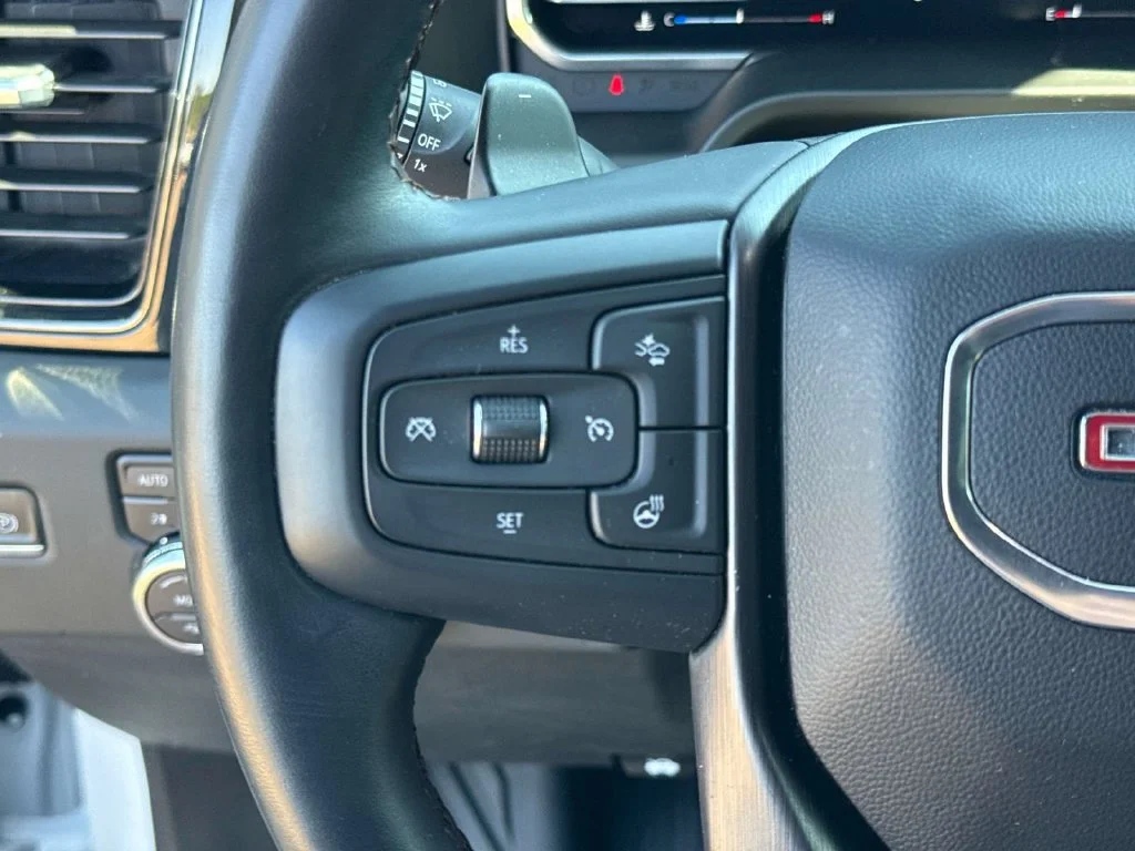 Used 2024 White GMC AT4 image 30