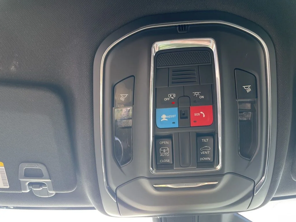 Used 2024 White Jeep Laredo X image 22