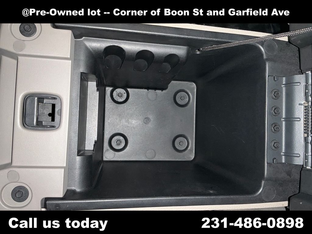 Used 2006 Silver Ford XLT image 24