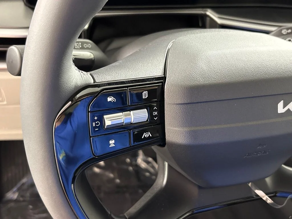 New 2026 Glacial White Pearl Kia EX image 32