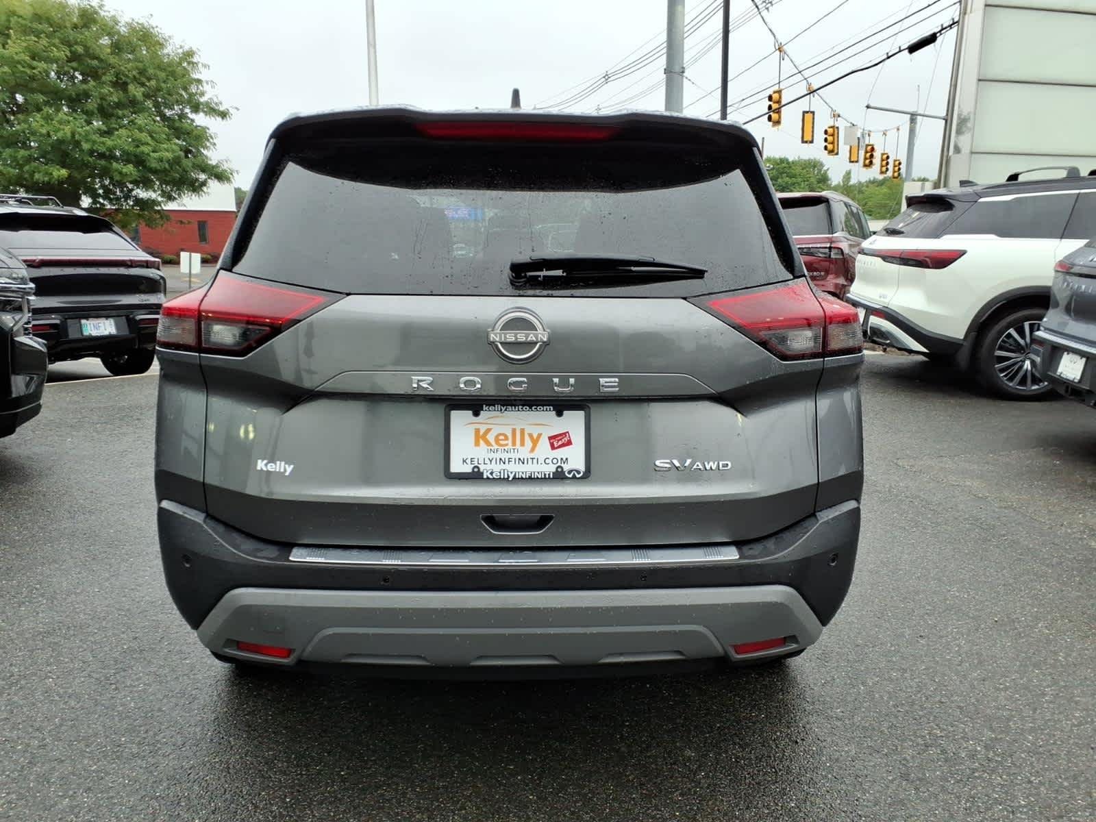 Used 2022 Gun Metallic Nissan SV image 6