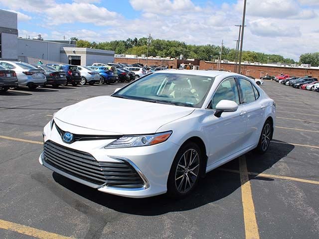 Certified Used 2024 Pearl Toyota XLE image 2