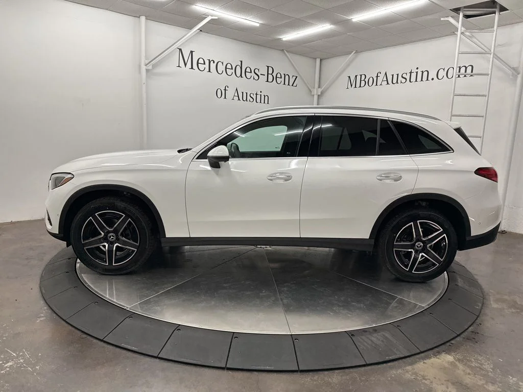 Used 2026 White Mercedes-Benz GLC 300 image 4