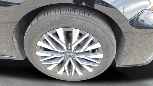 Used 2025 Super Black Clearcoat Nissan 2.5 SV image 21