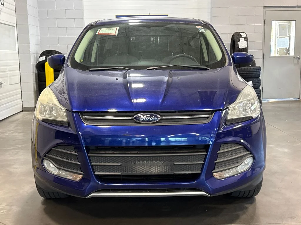 Used 2016 Blue Ford SE image 2