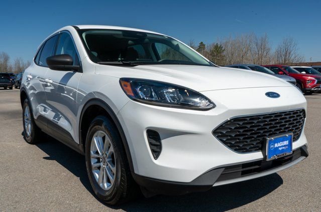 Used 2022 Oxford White Ford SE image 4