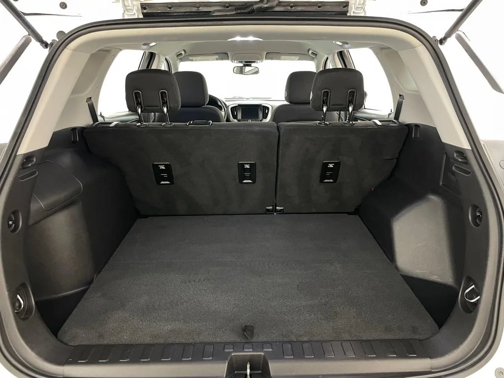 Certified Used 2019 SUMMIT WHITE GMC SLE image 40