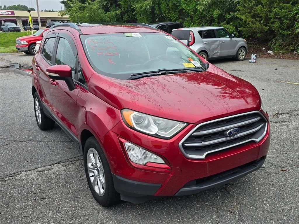 Used 2019 Red Ford SE image 9
