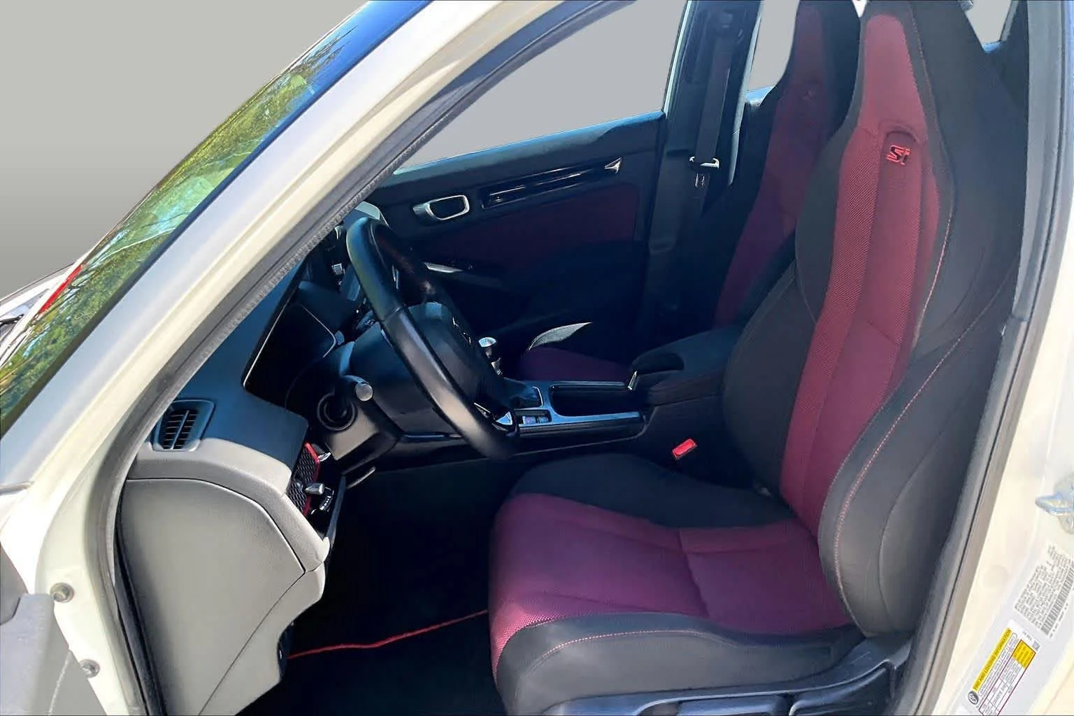 Used 2024 Platinum White Pearl Honda  image 8