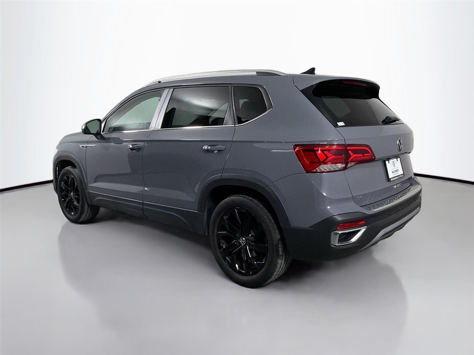 Used 2022 Pure Gray Volkswagen SE image 8