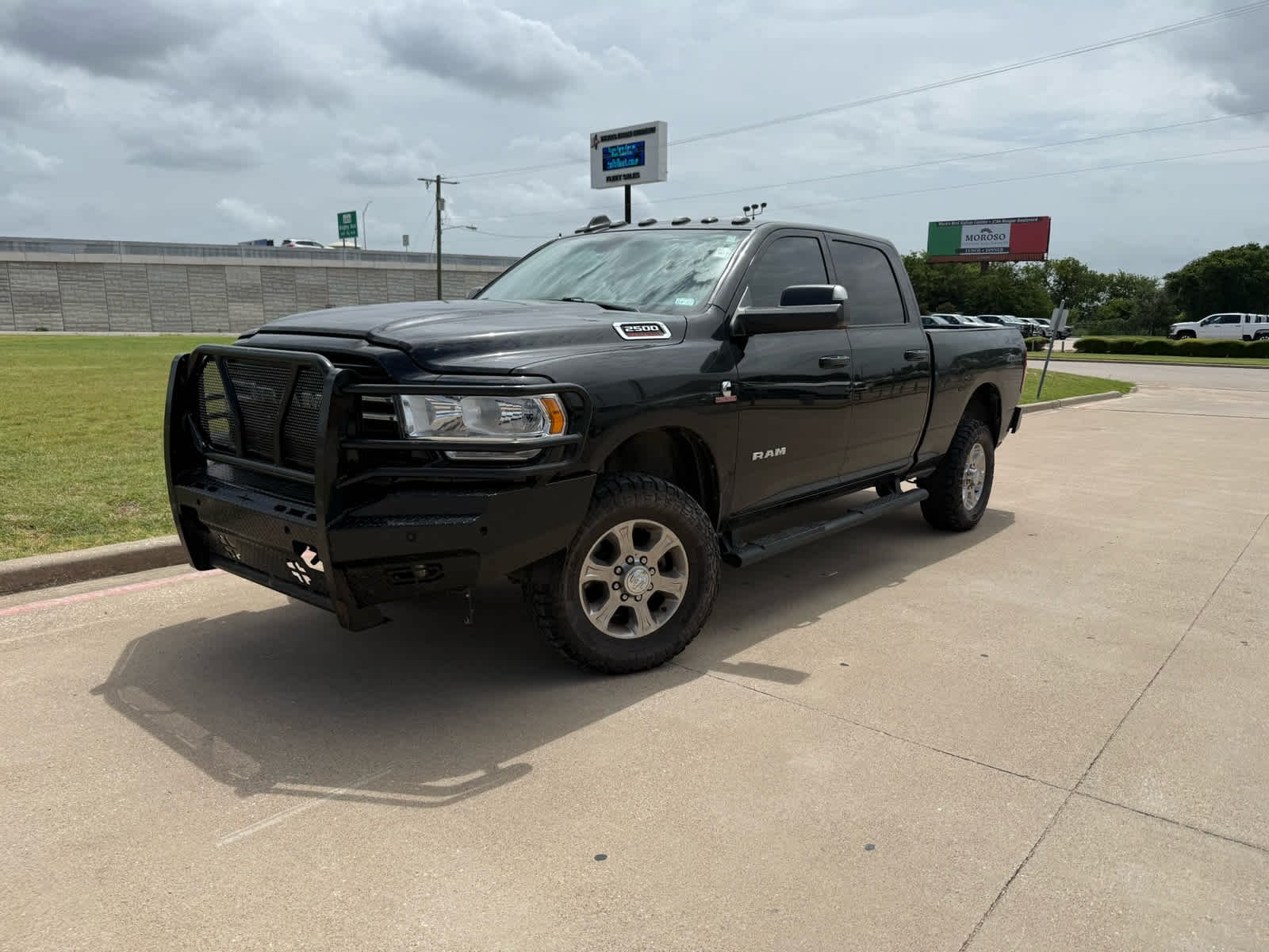 Used 2021 Diamond Black Crystal Pearlcoat Ram Lone Star image 2