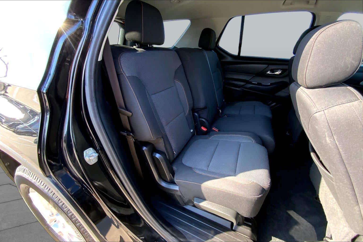 Used 2021 Mosaic Black Metallic Chevrolet LT Cloth image 19
