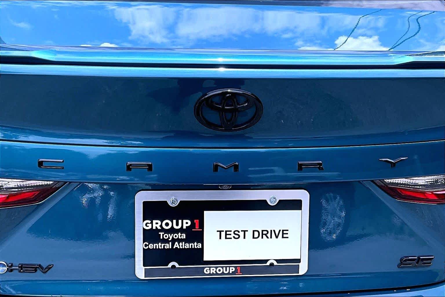 Used 2025 Ocean Gem Toyota SE image 31