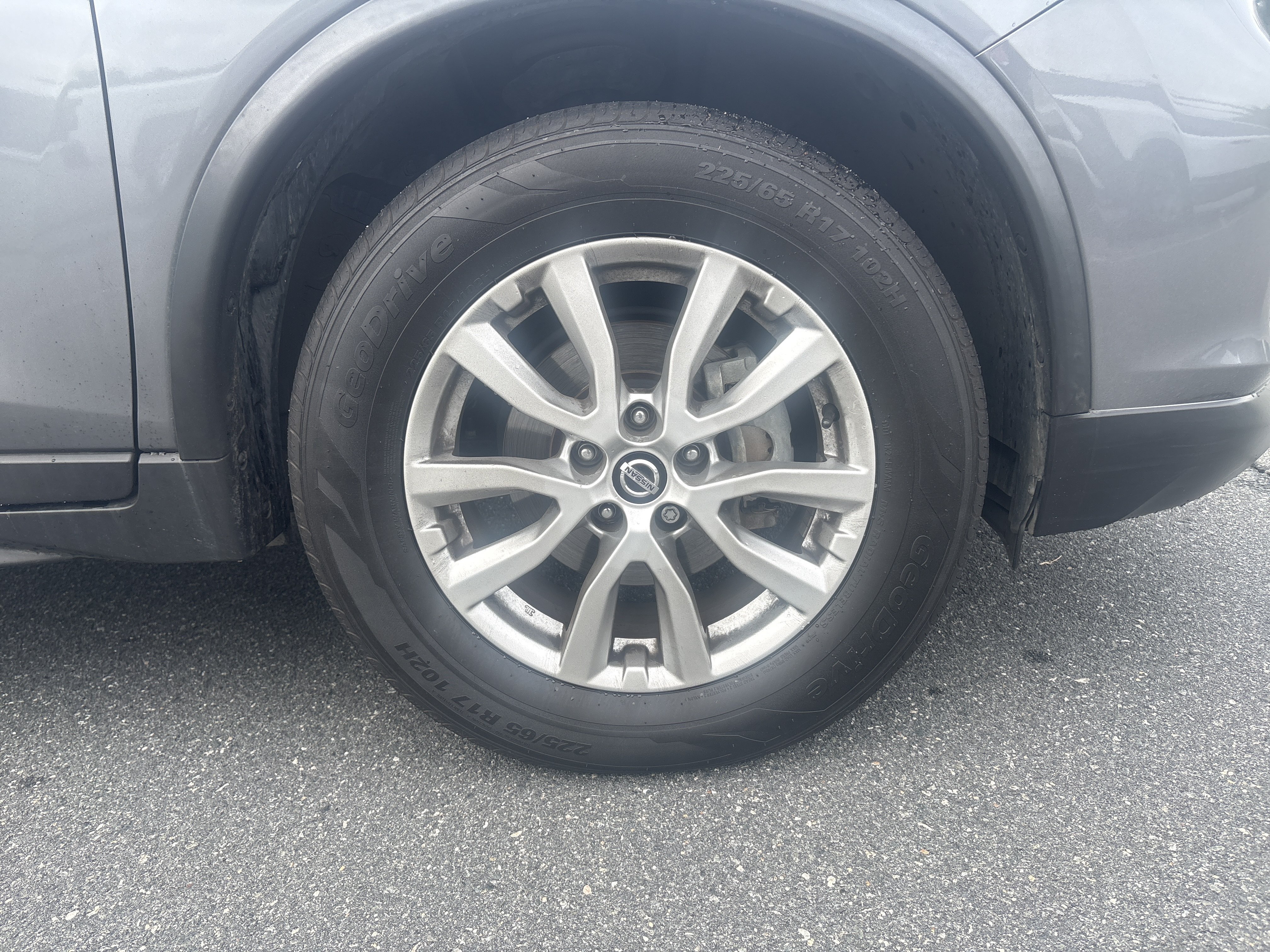 Used 2020 Gun Metallic Nissan SV image 11