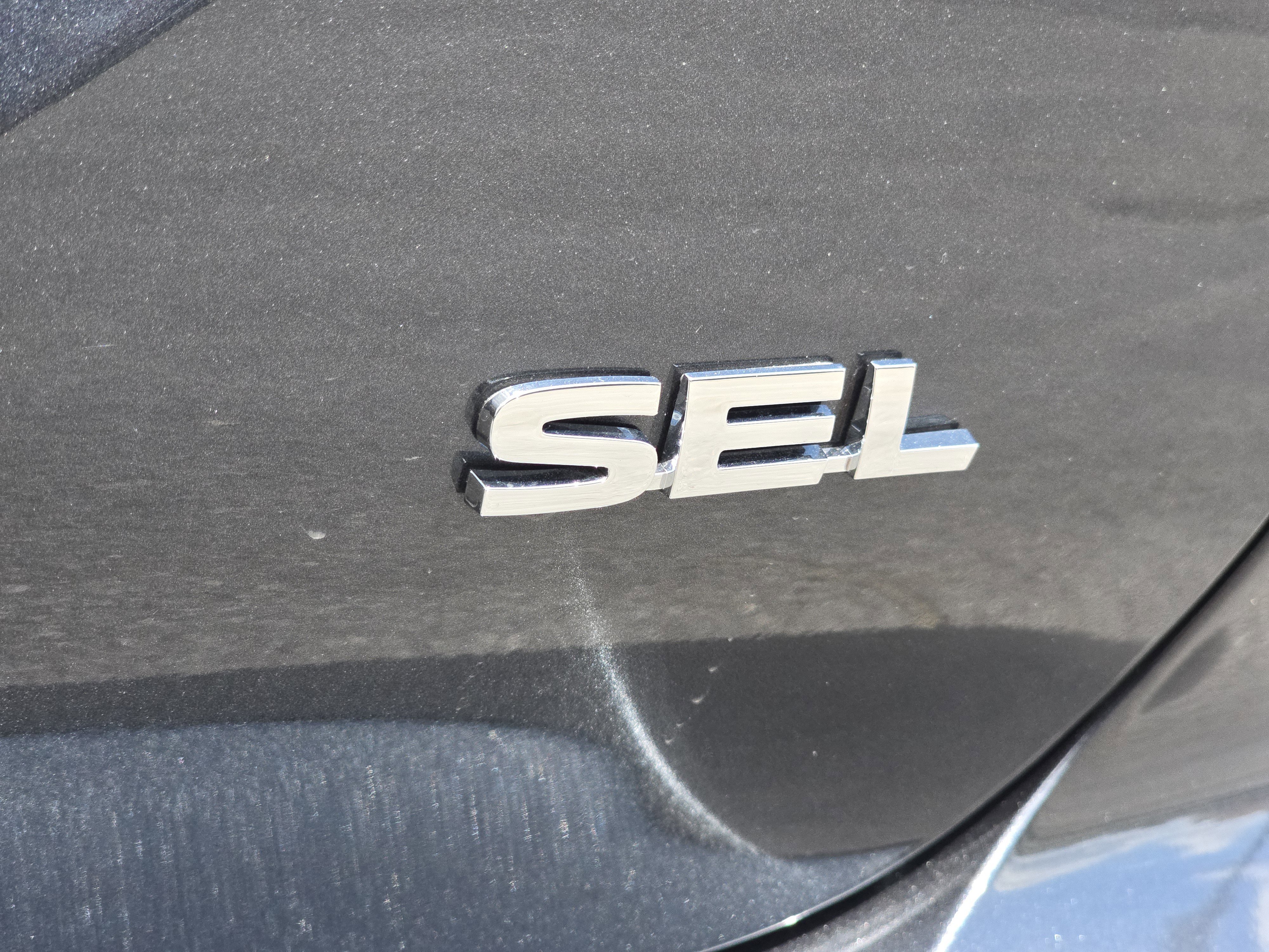 New 2025 Graphite Gray Mitsubishi SEL image 6