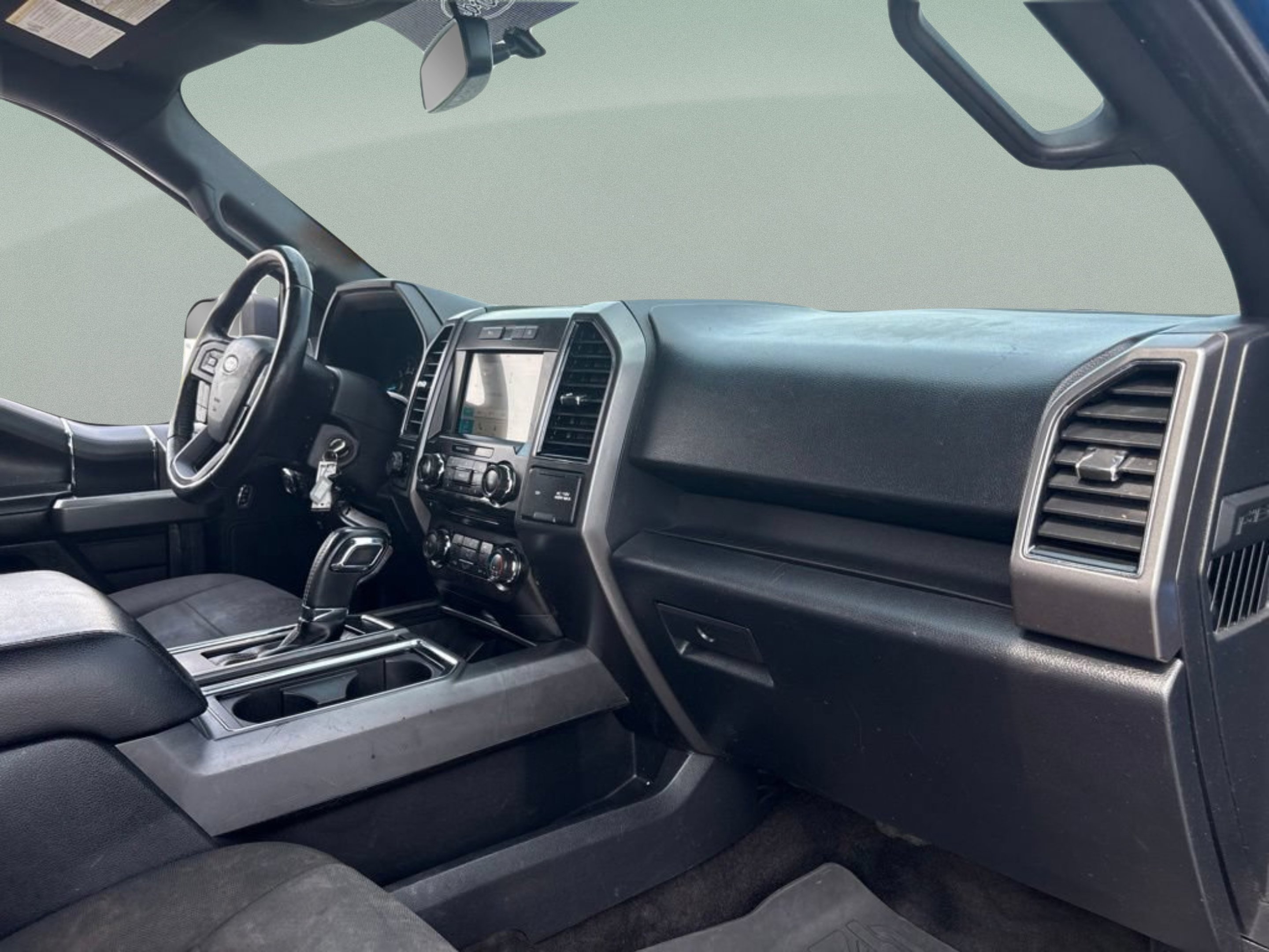 Used 2018 Lightning Blue Ford XLT image 30