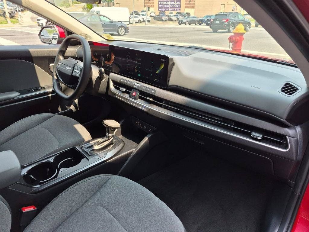Used 2025 Red Kia LXS image 23